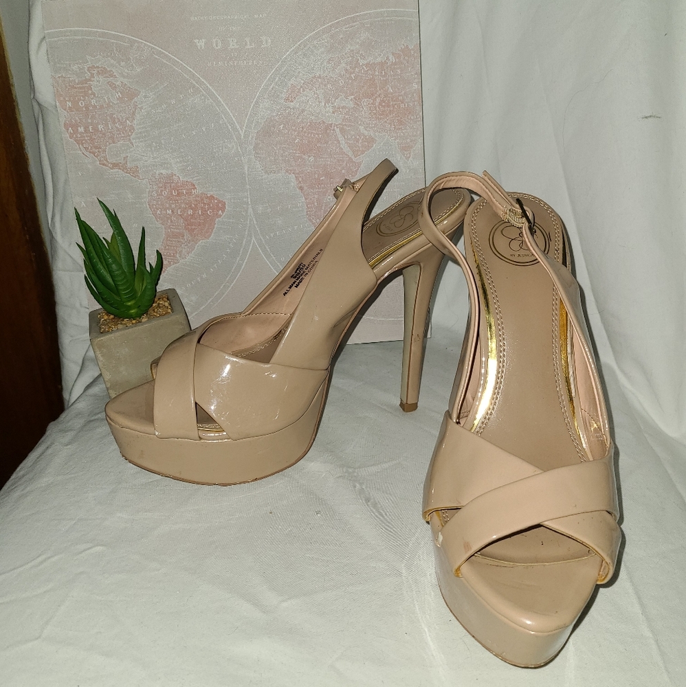 Jessica Simpson nude strap pumps